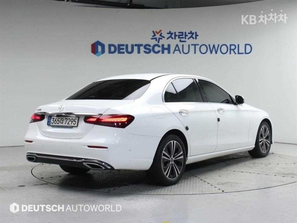 Mercedes-Benz E-Class (W213)E250 Avantgarde - 2