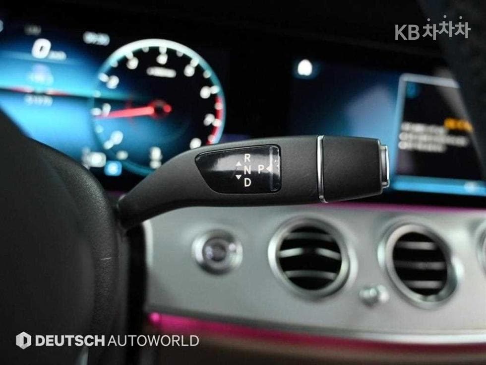 Mercedes-Benz E-Class (W213)E250 Avantgarde - 9