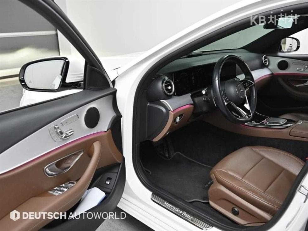 Mercedes-Benz E-Class (W213)E250 Avantgarde - 11