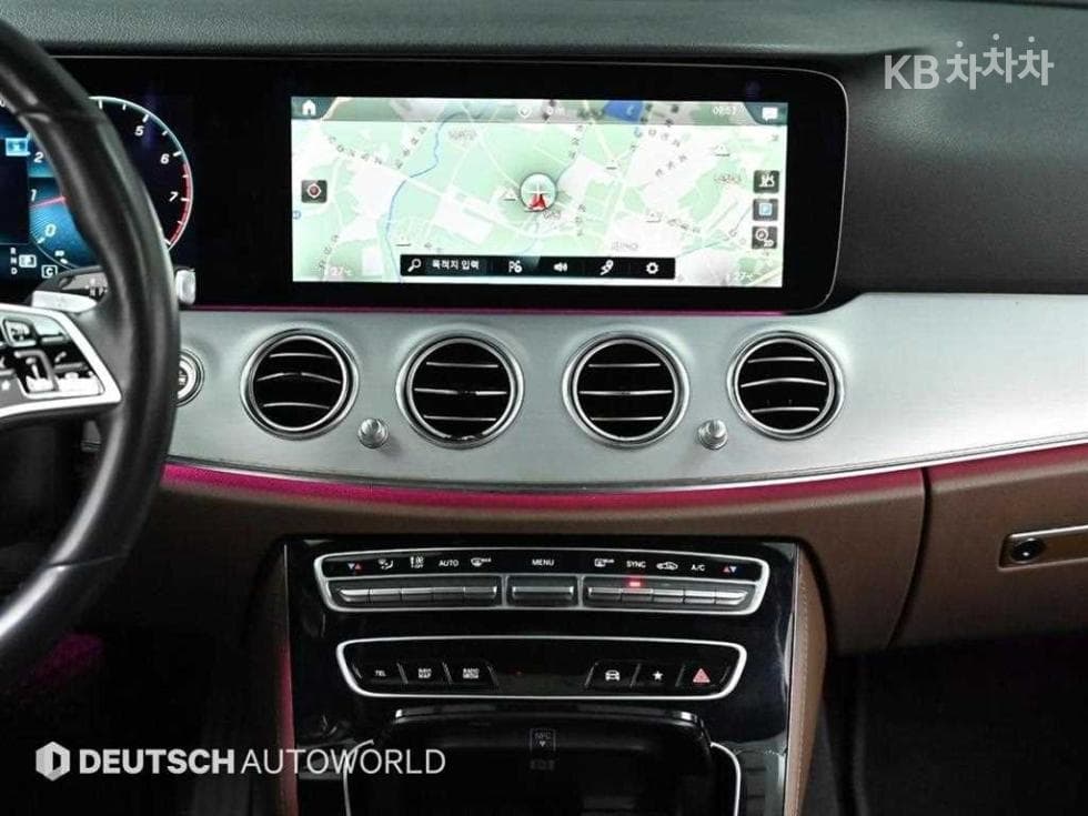 Mercedes-Benz E-Class (W213)E250 Avantgarde - 14