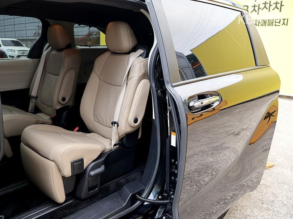 Toyota Sienna2.5L хибрид AWD - 17