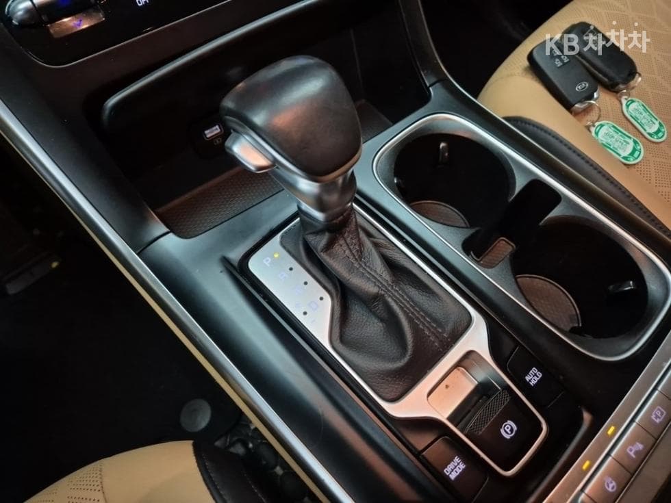 Kia Carnival 4th generationG3.5 GDI 11-seater Prestige - 18