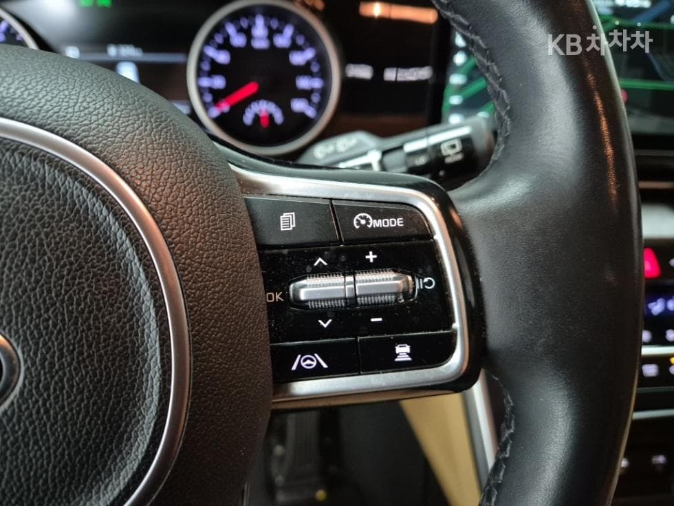 Kia Carnival 4th generationG3.5 GDI 11-seater Prestige - 16