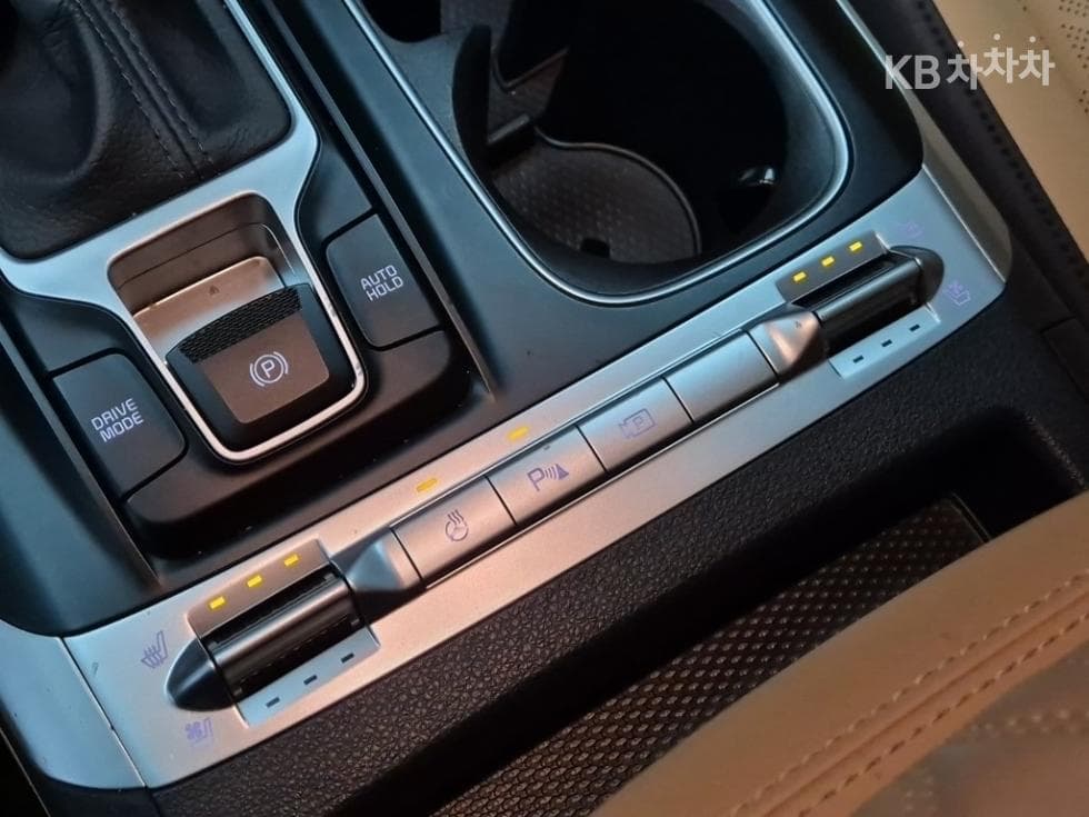 Kia Carnival 4th generationG3.5 GDI 11-seater Prestige - 15