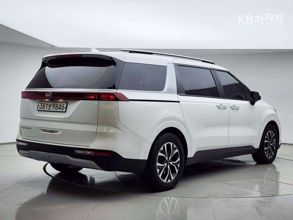Kia Carnival 4th generationD2.2 9-seater Prestige - 2