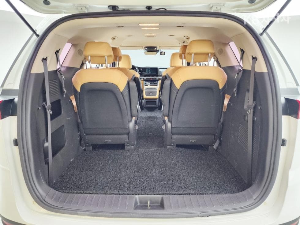 Kia Carnival 4th generationD2.2 9-seater Prestige - 6