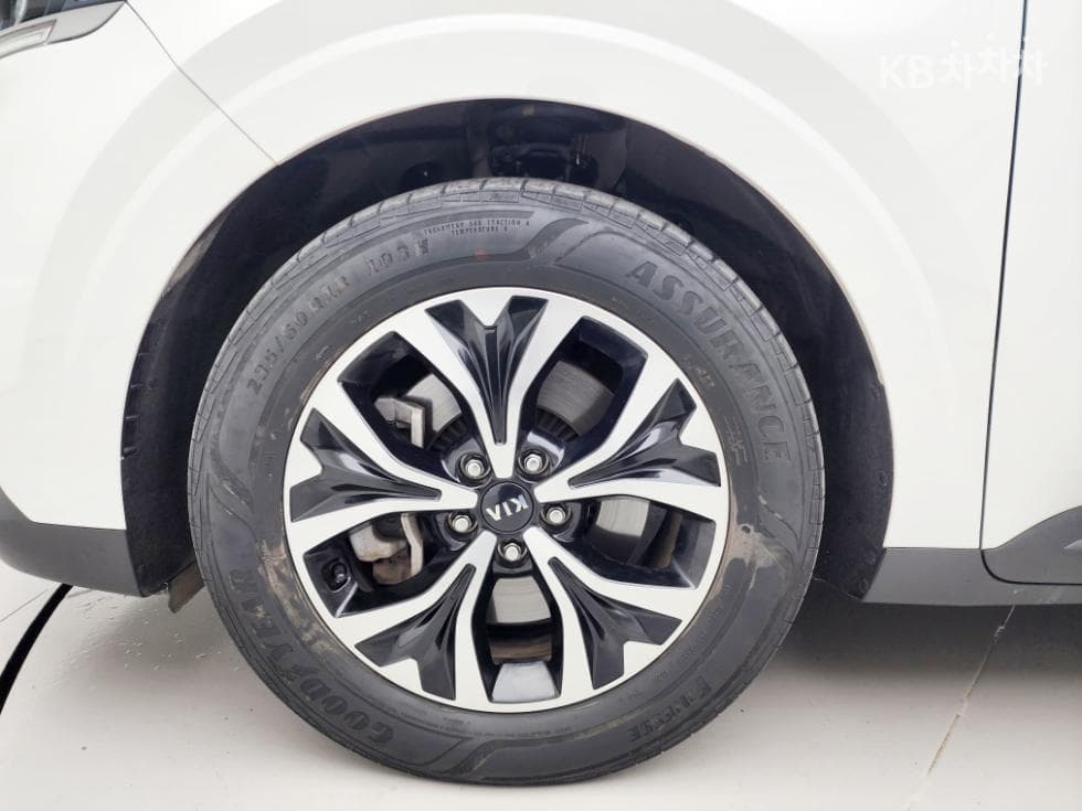 Kia Carnival 4th generationD2.2 9-seater Prestige - 7