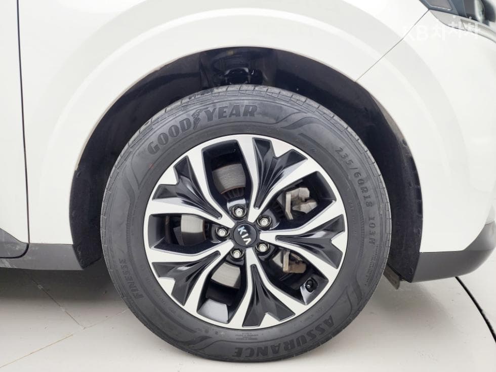 Kia Carnival 4th generationD2.2 9-seater Prestige - 9