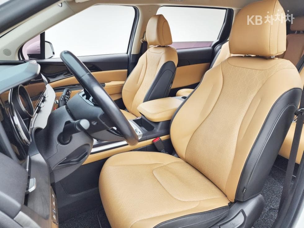 Kia Carnival 4th generationD2.2 9-seater Prestige - 11