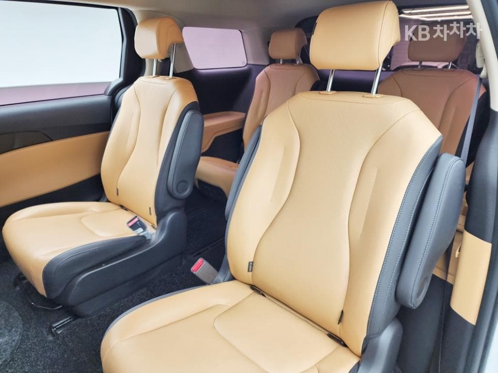 Kia Carnival 4th generationD2.2 9-seater Prestige - 12