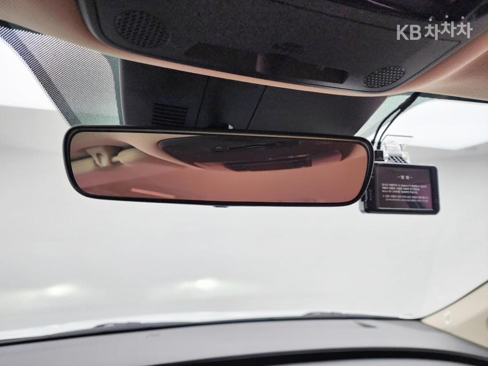 Kia Carnival 4th generationD2.2 9-seater Prestige - 18