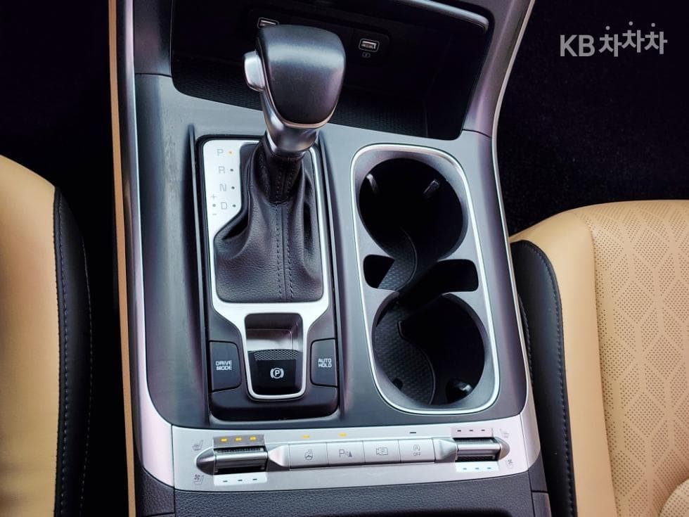 Kia Carnival 4th generationD2.2 9-seater Prestige - 20