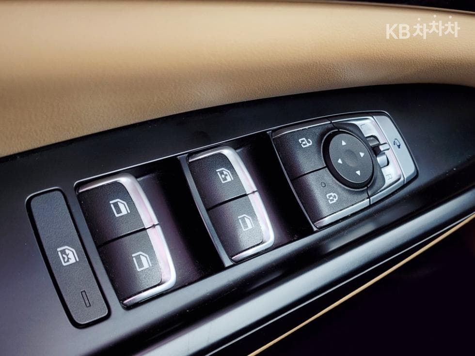 Kia Carnival 4th generationD2.2 9-seater Prestige - 21