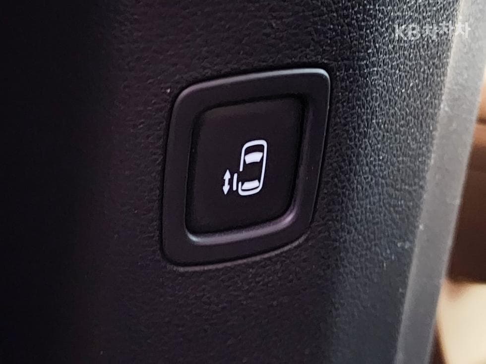 Kia Carnival 4th generationD2.2 9-seater Prestige - 23