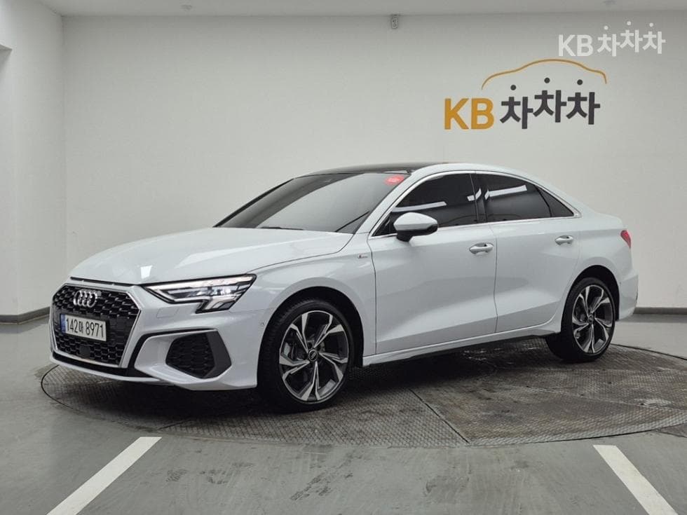 Audi A3 (8Y) 40 TFSI Premium - Image 1