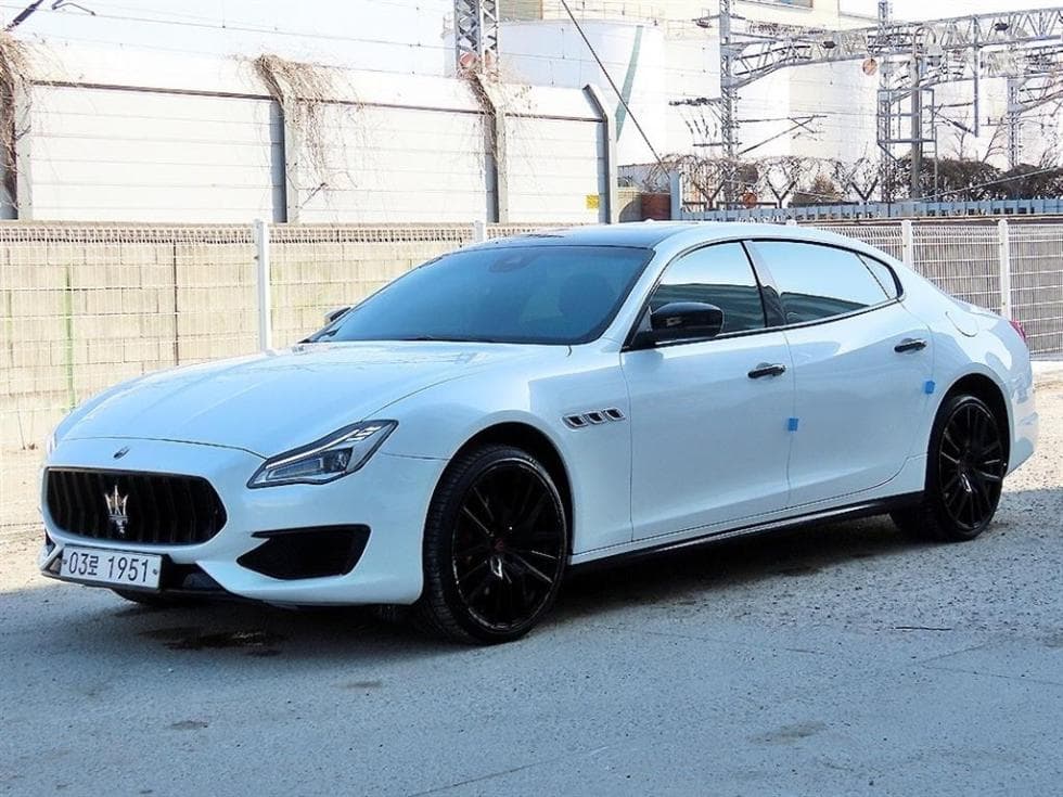 마세라티 콰트로Forte 3.0 S Q4 V6 (13년~) - Image 1