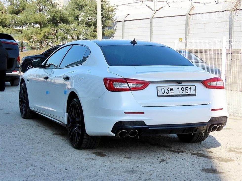 마세라티 콰트로Forte3.0 S Q4 V6 - 3