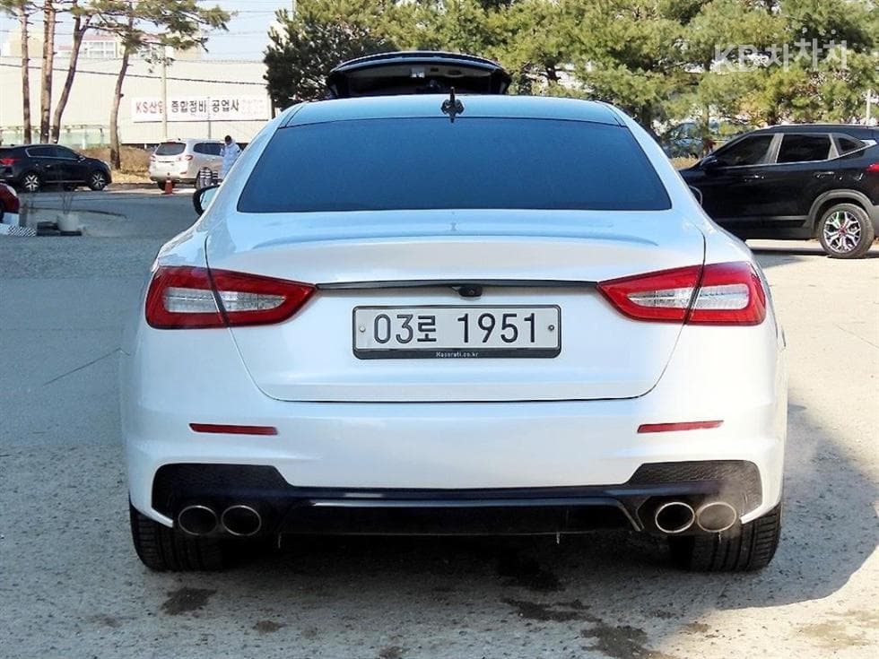 마세라티 콰트로Forte3.0 S Q4 V6 - 4