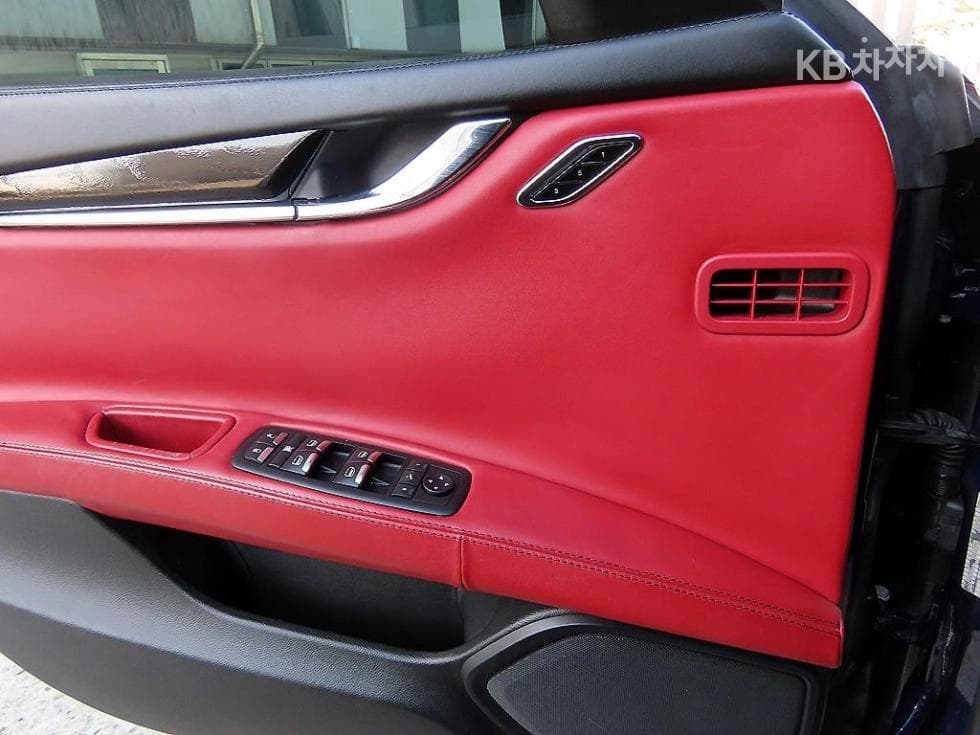 마세라티 콰트로Forte3.0 S Q4 V6 - 11