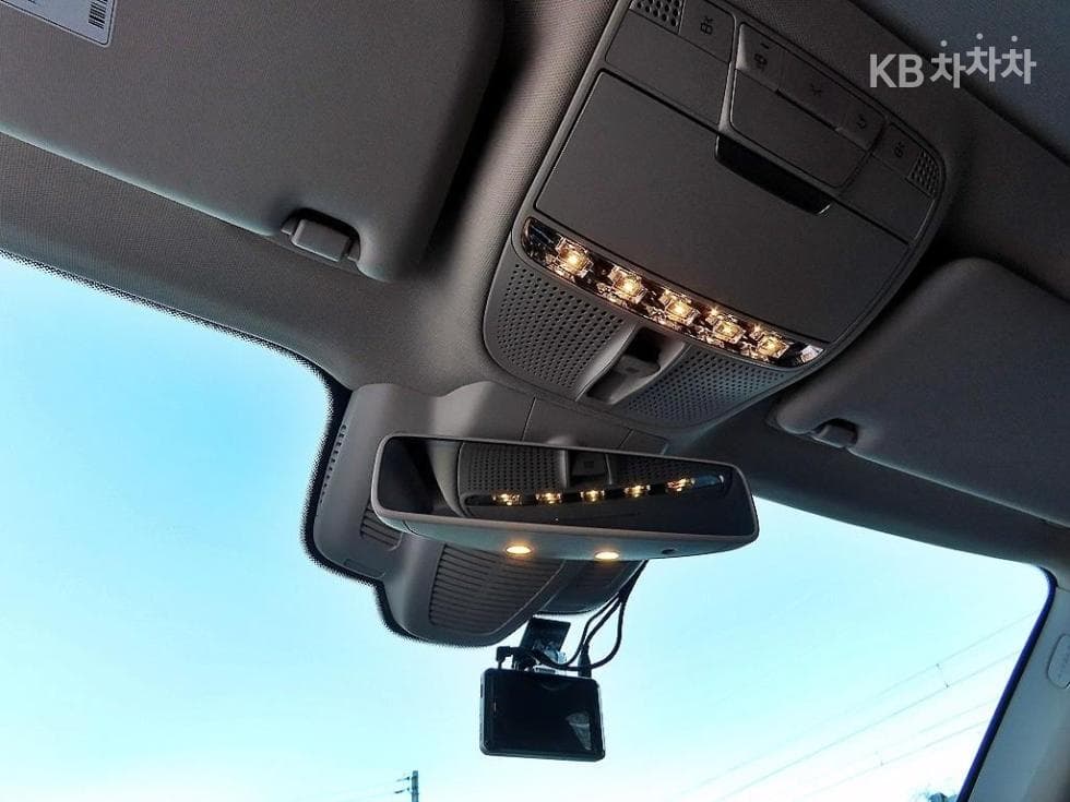 Mercedes-Benz E-Class (W213)E300 Avantgarde - 15