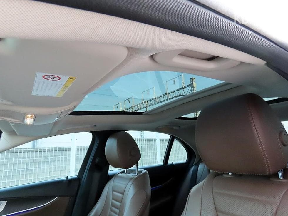 Mercedes-Benz E-Class (W213)E300 Avantgarde - 16