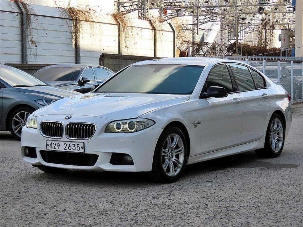 BMW New5 Series 520d F10(10~16년) - Image 1