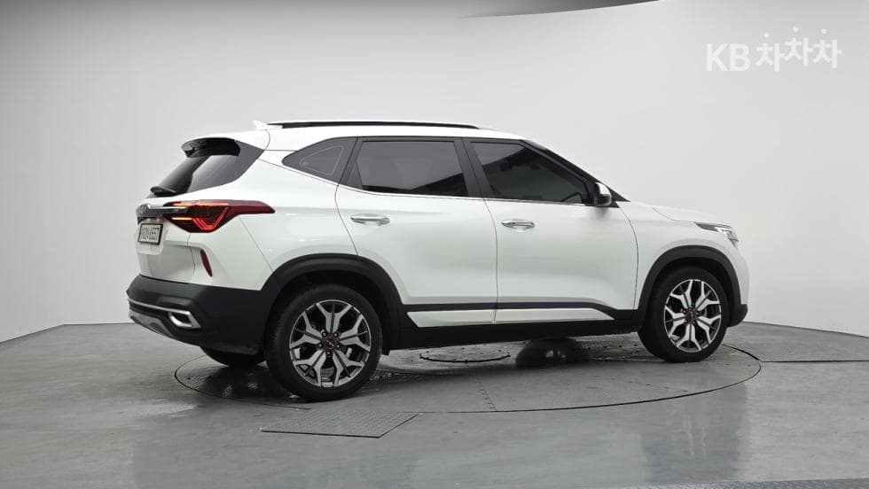 Kia Seltos1.6 Gasoline Turbo 2WD Signature - 2