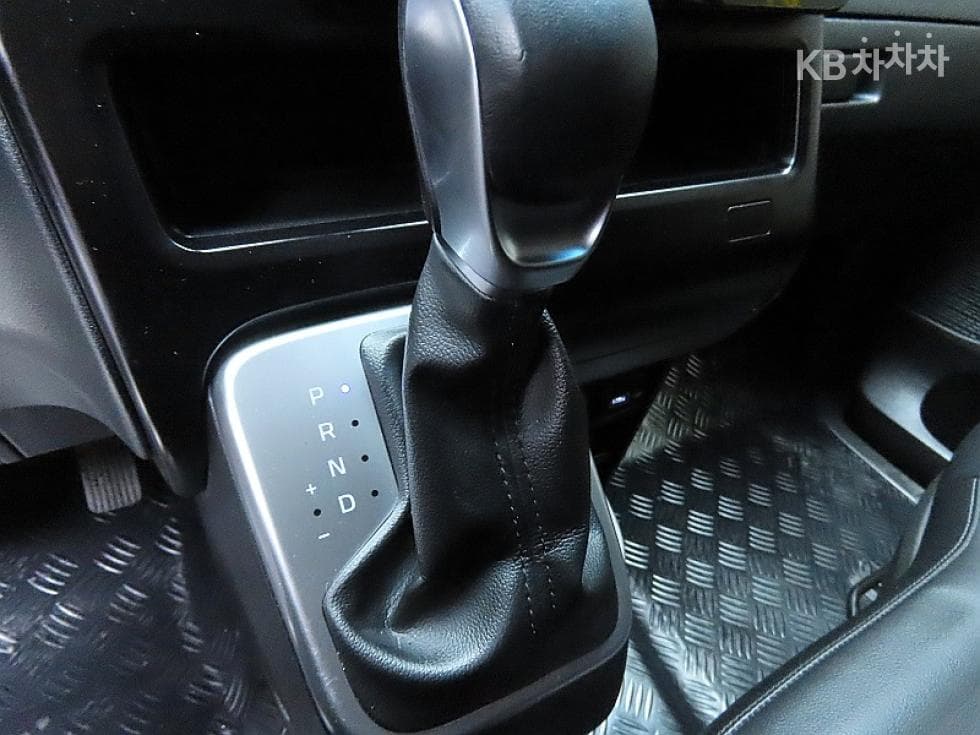 Hyundai Staria2.2 Tourer 11 Modern - 9