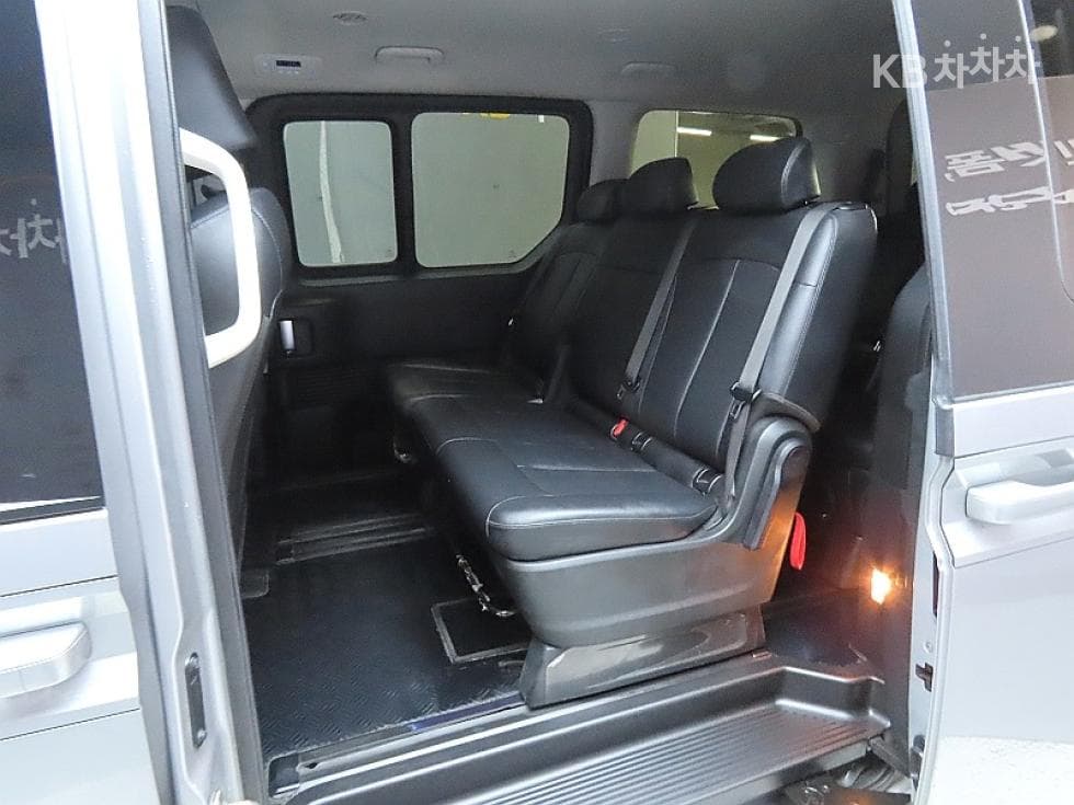 Hyundai Staria2.2 Tourer 11 Modern - 11