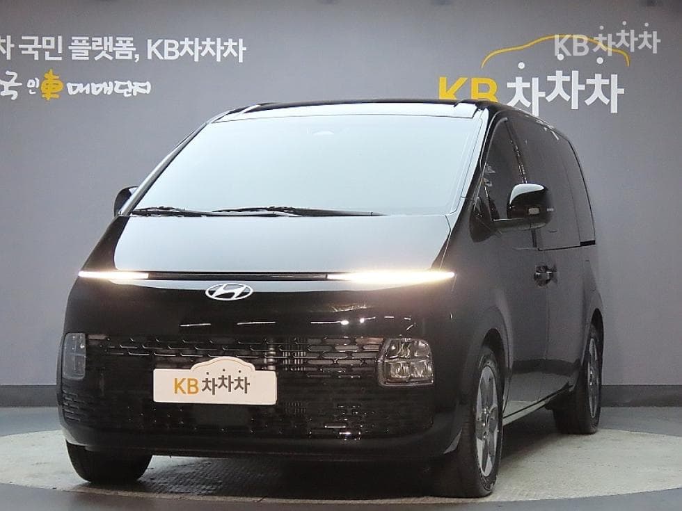 Hyundai Staria 2.2 Tourer 11 Modern - Image 1