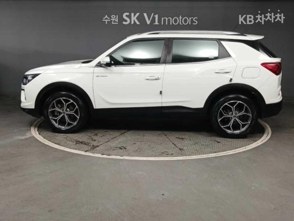 KG Mobility 뷰티플 코란도1.5 GDi Turbo 4WD C5 Plus - 3
