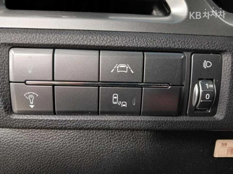 KG Mobility 뷰티플 코란도1.5 GDi Turbo 4WD C5 Plus - 9
