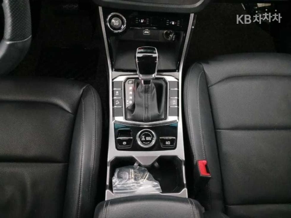 KG Mobility 뷰티플 코란도1.5 GDi Turbo 4WD C5 Plus - 16