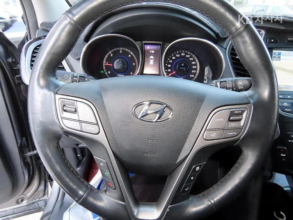 Хюндай Санта Фе DMХонда R-двигател 2.0 дизел 2WD EXCLUSIVE Стандартен - 8