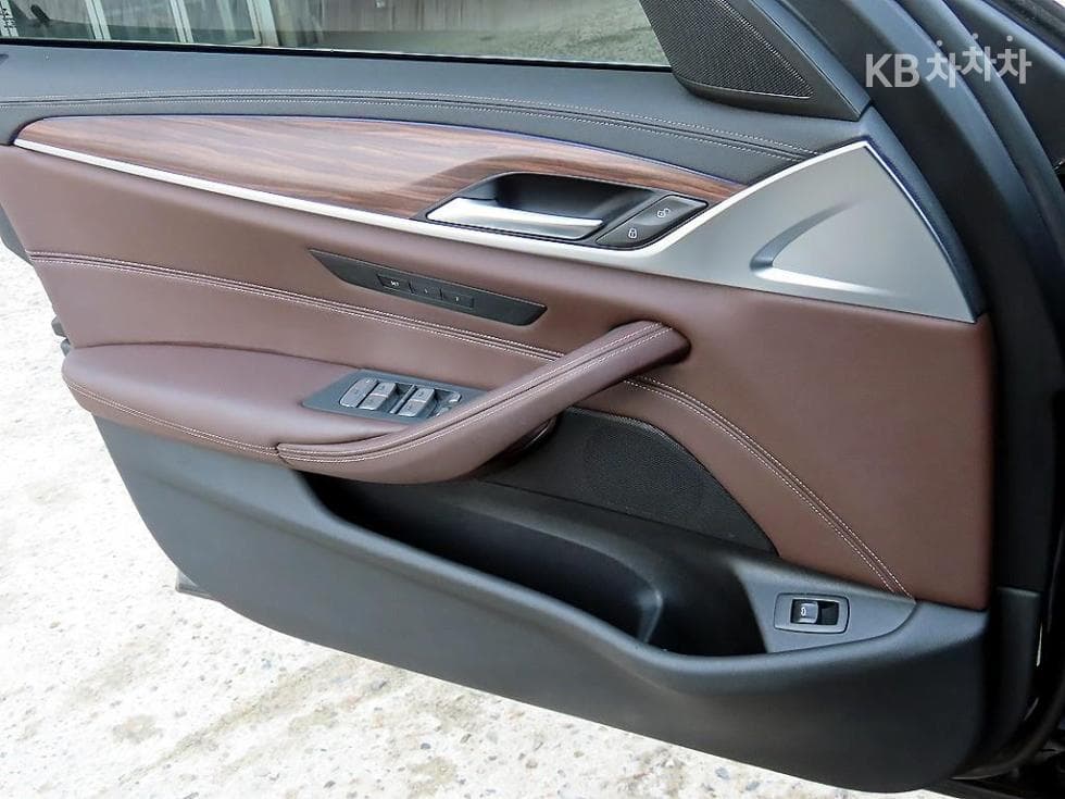 BMW 올New5 Series (G30)523d M Sport - 12