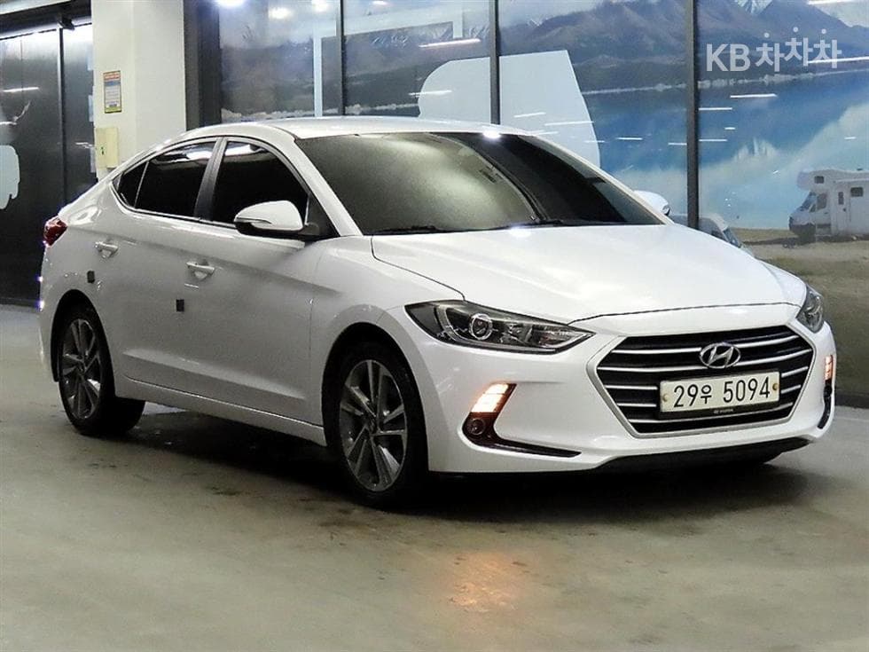 Hyundai Avante (Elantra)AD 1.6 GDi Value Plus - Image 1