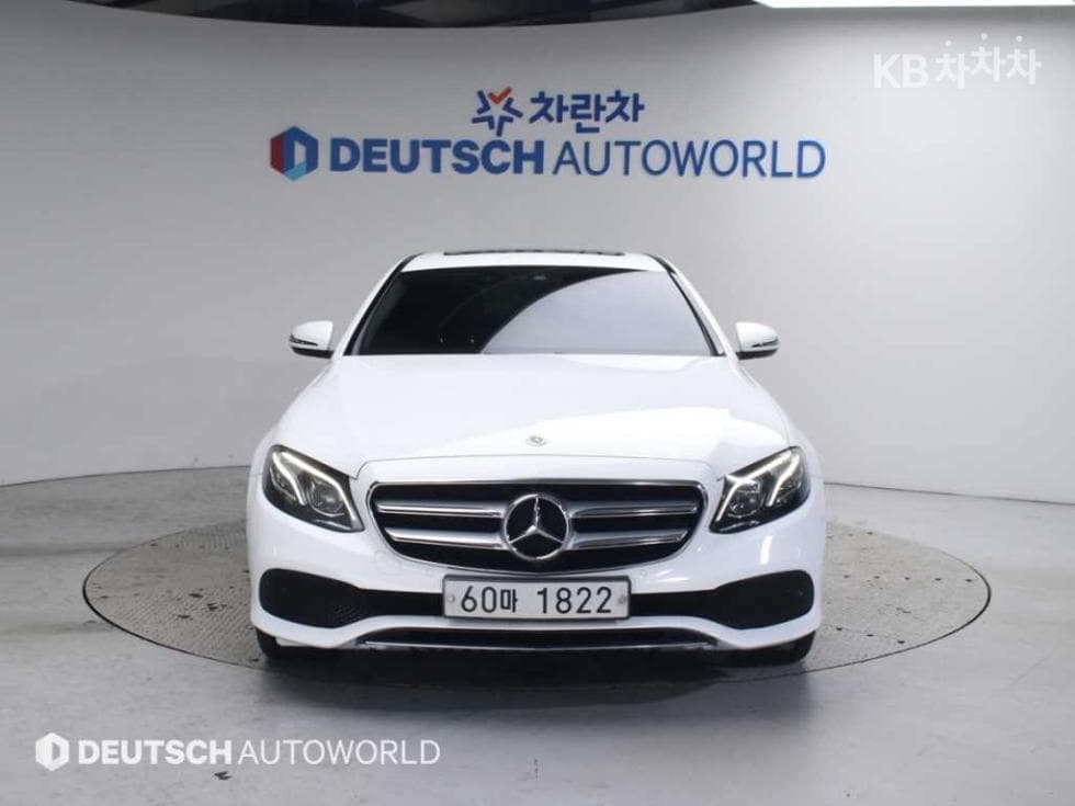 Mercedes-Benz E-Class (W213)E220d Avantgarde - 3