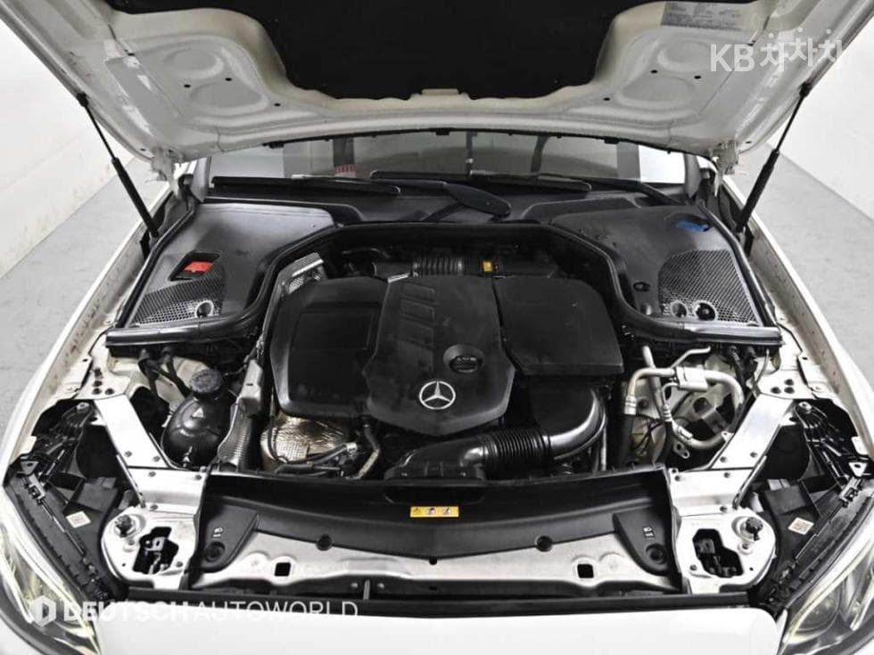 Mercedes-Benz E-Class (W213)E220d Avantgarde - 6