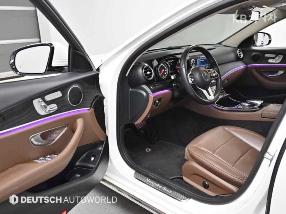 Mercedes-Benz E-Class (W213)E220d Avantgarde - 11