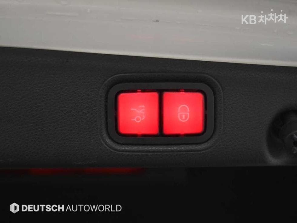 Mercedes-Benz E-Class (W213)E220d Avantgarde - 20