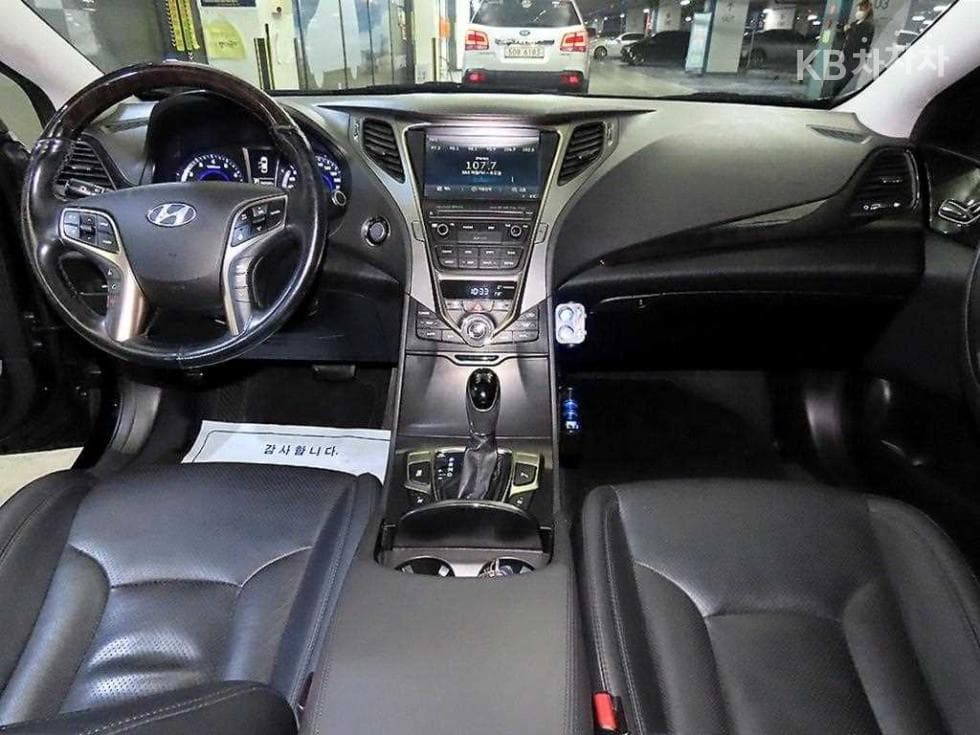 Hyundai Grandeur (Azera)HGHG300 Premium - 10