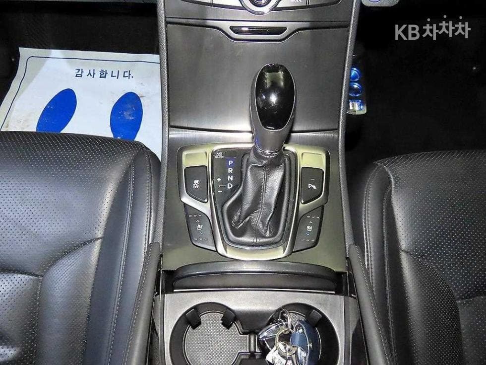Hyundai Grandeur (Azera)HGHG300 Premium - 12