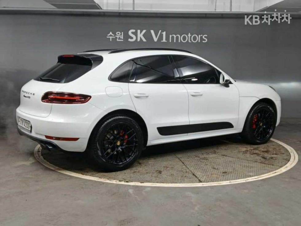 Porsche 마칸3.0 GTS - 3