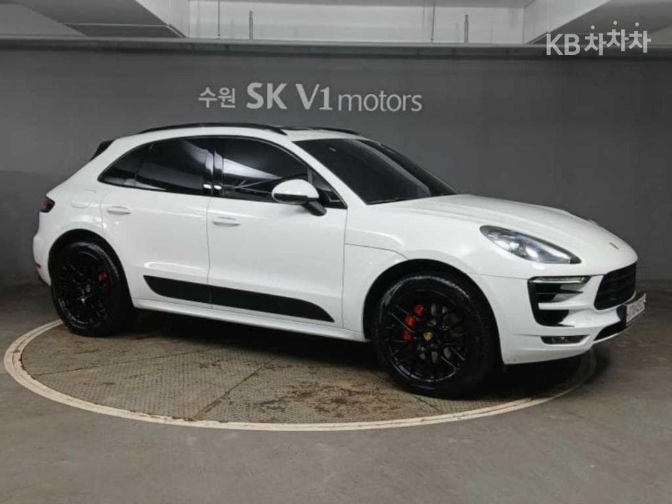 Porsche 마칸 3.0 GTS - Image 1