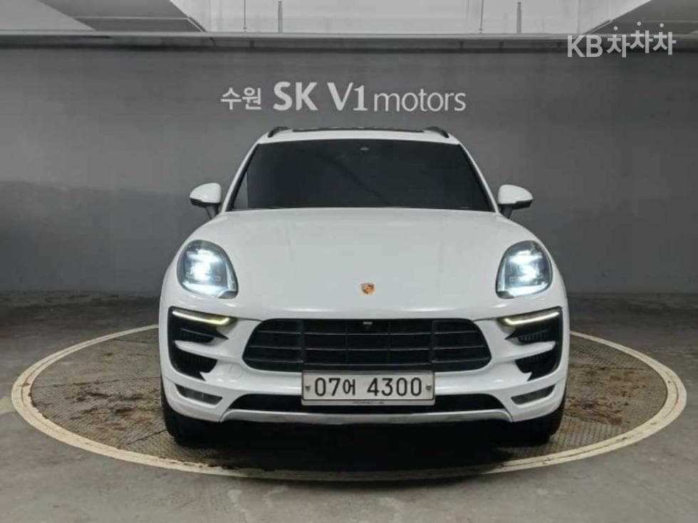 Porsche 마칸3.0 GTS - 2