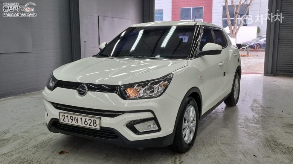 KG Mobility Tivoli 아머 1.6 Diesel TX 2WD - Image 1