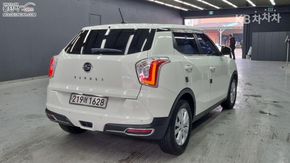 KG Mobility Tivoli 아머1.6 Diesel TX 2WD - 2