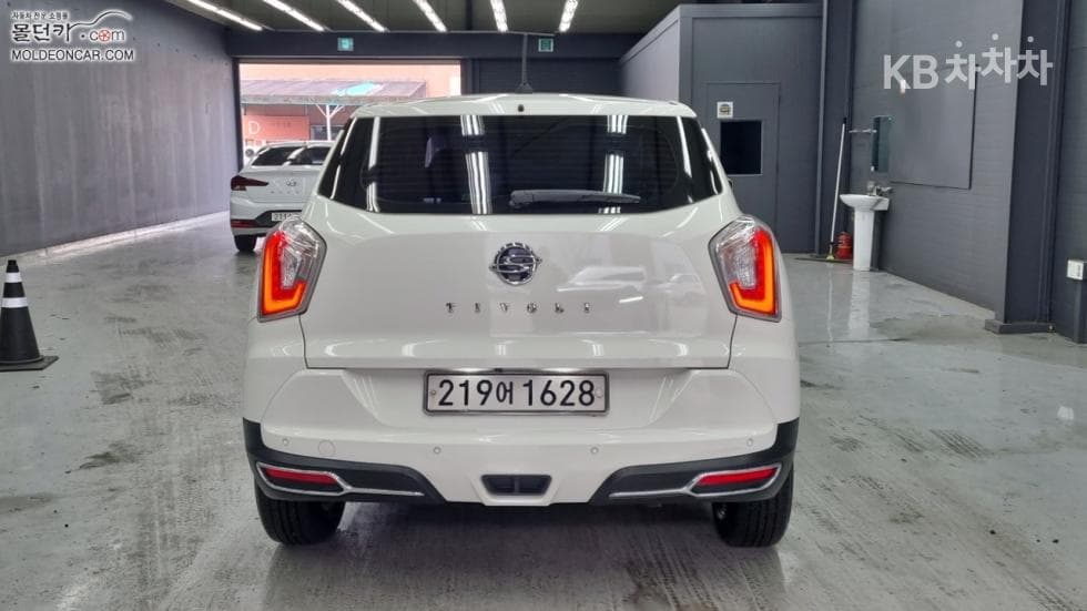 KG Mobility Tivoli 아머1.6 Diesel TX 2WD - 4