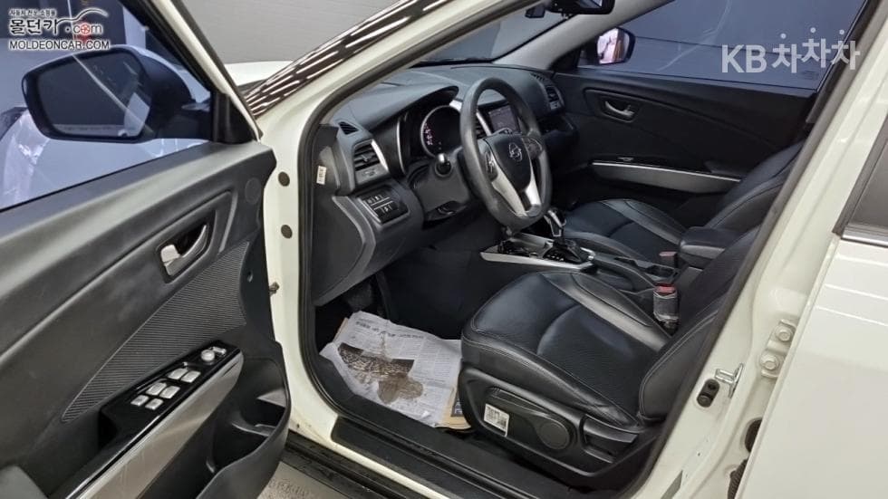 KG Mobility Tivoli 아머1.6 Diesel TX 2WD - 9