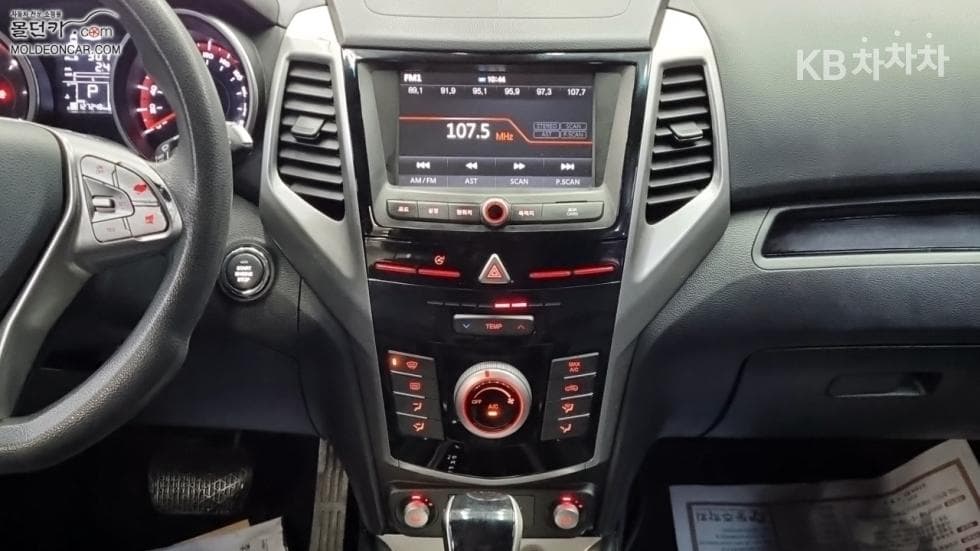 KG Mobility Tivoli 아머1.6 Diesel TX 2WD - 12